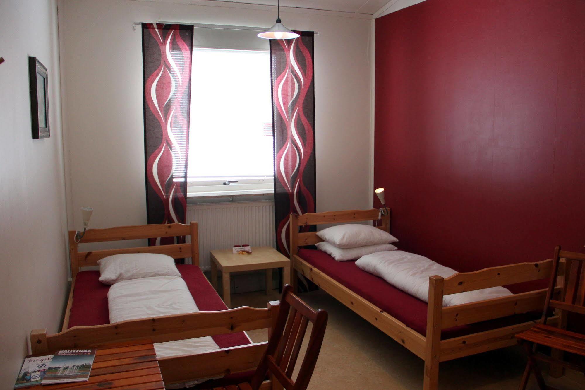 Haellefors Vandrarhem-Hostel & Kanotcenter מראה חיצוני תמונה