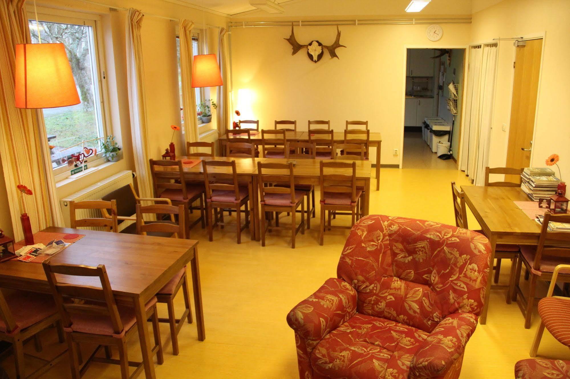 Haellefors Vandrarhem-Hostel & Kanotcenter מראה חיצוני תמונה